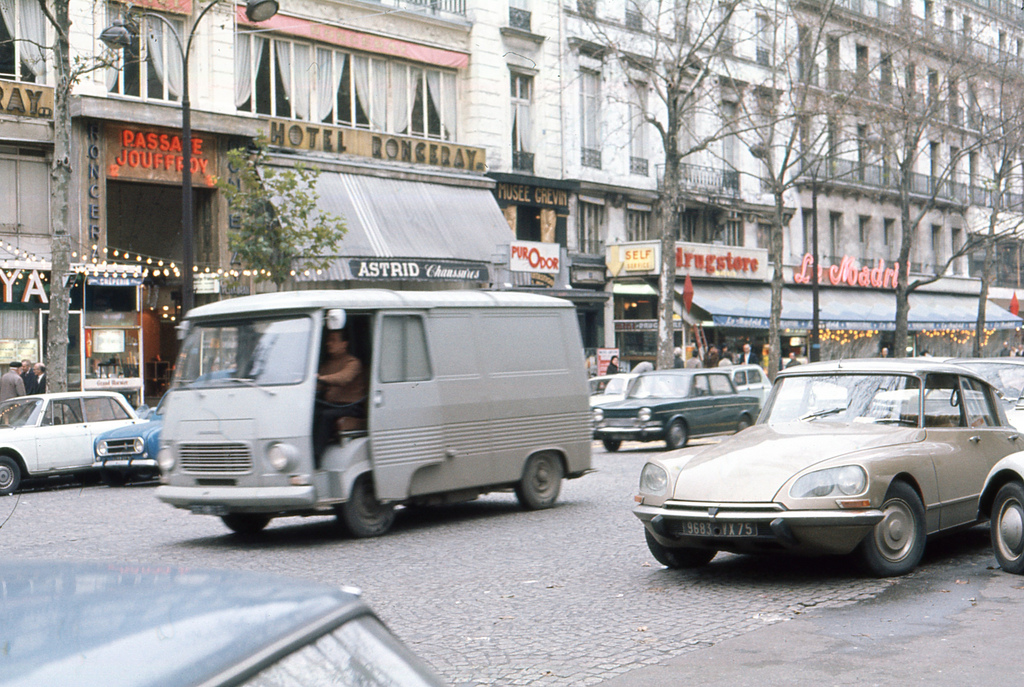 35 Wonderful Photographs of Paris and France Taken by a Soviet Tourist ...