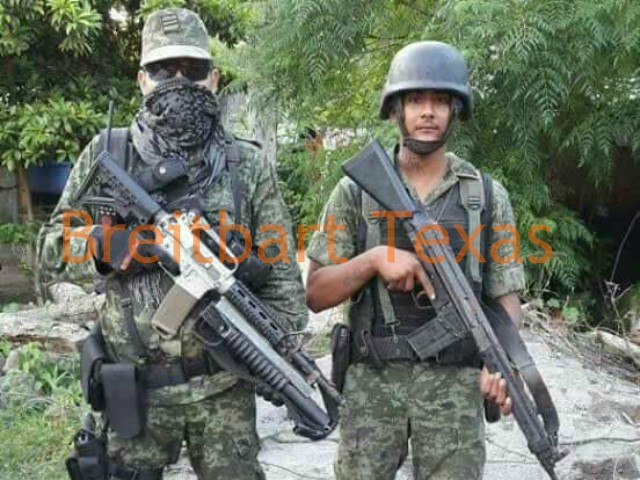 Confirman fuentes militares: 19 ejecutados eran "VIAGRAS", viejos cómplices del ejercito mexicano, las fotos hablan, Michoacan-gunman-5