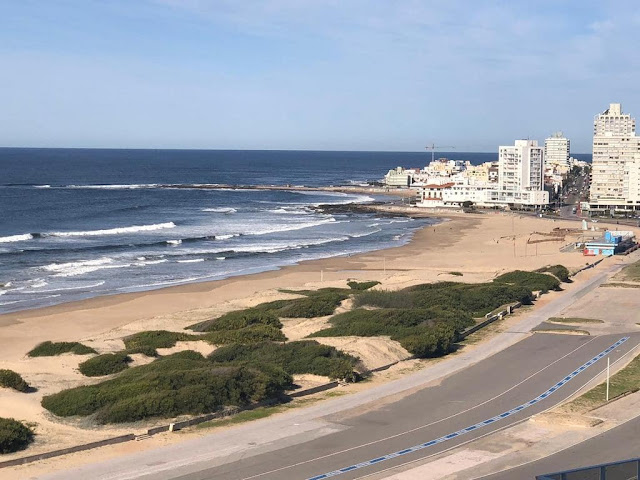 melhores praias de punta del este orla de praia com calçadao