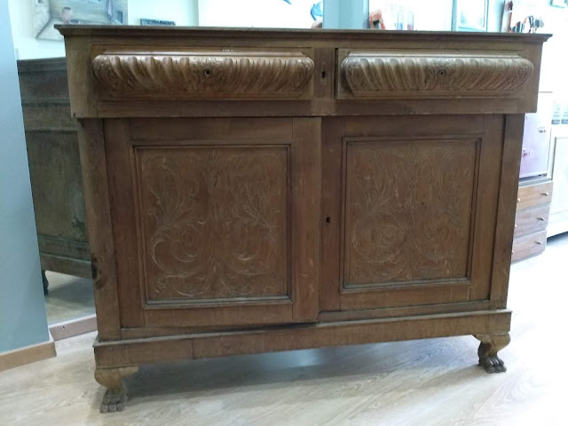 Αφιέρωμα: Μπουφές! Αρκούδα καφέ ... "τρέχα και βάψε" τον ξύλινο μπουφέ 11 Annie Sloan Greece Αφιέρωμα: Μπουφές! Αρκούδα καφέ ... "τρέχα και βάψε" τον ξύλινο μπουφέ 11 Annie Sloan Greece