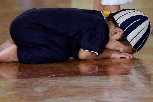 Cara Terbaik Ajarkan Anak Sholat Sedini Mungkin