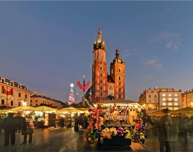Cracovia - Mercatini di Natale nella Piazza Principale - Poracci In Viaggio cracovia-mercatini-di-natale-poracci-in-viaggio
