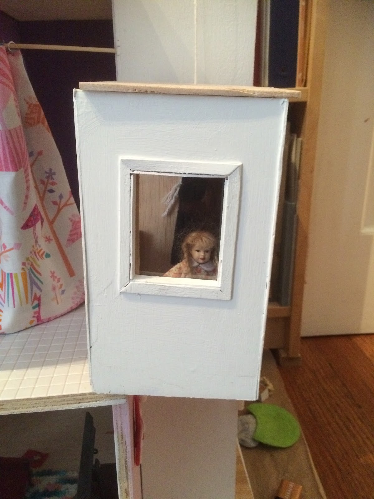 Penelope's Dollhouses An Elevator for 48