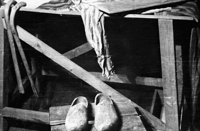 Auschwitz 3 was a group of approximately 40 small camps established near factories and mines around a common complex. Weak and sick workers in these camps were taken to the gas chambers in Birkenau. In the photo: a bank for executions in the Auschwitz camp Auschwitz 3 was a group of approximately 40 small camps established near factories and mines around a common complex. Weak and sick workers in these camps were taken to the gas chambers in Birkenau. In the photo: a bank for executions in the Auschwitz camp