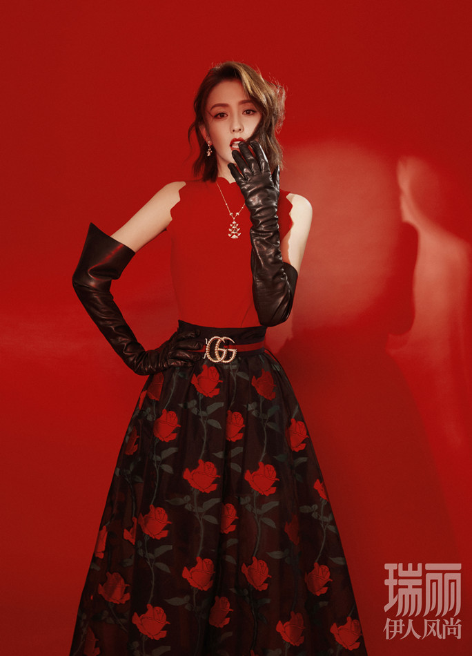 China Entertainment News: Tong Liya covers fashion magazine