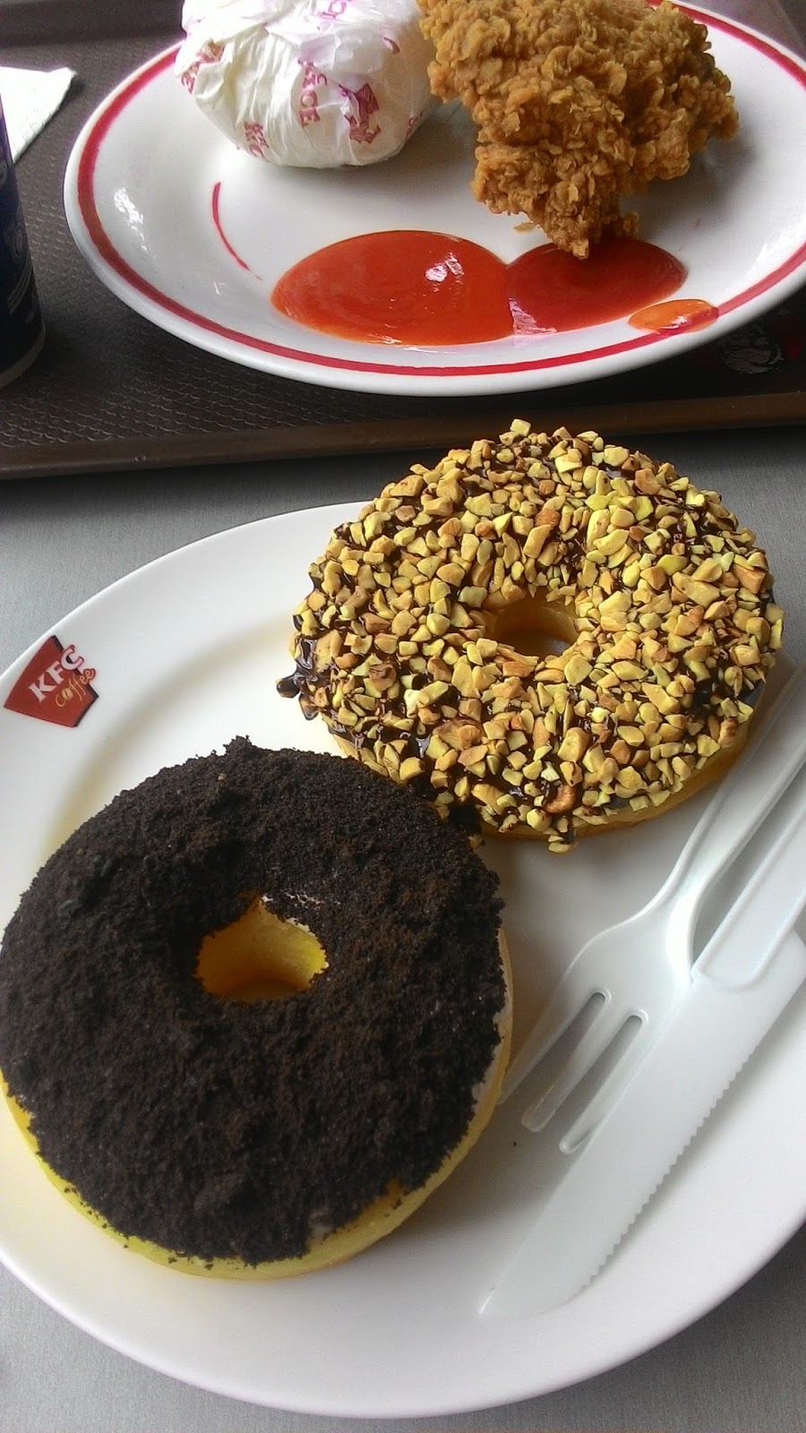 Review pengalaman makan donut KFC dan Ice cream cone KFC Beserta Harga