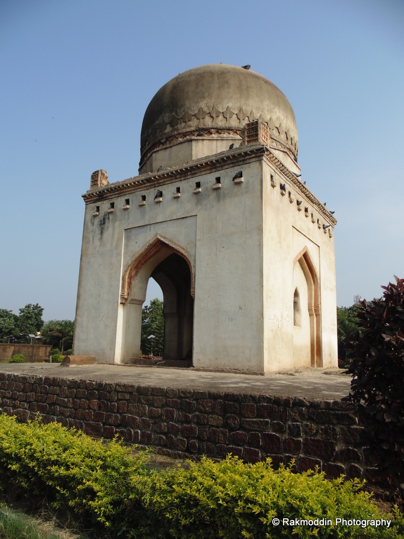 Barid Shahi Park – A great historical architecture in Bidar, Karnataka