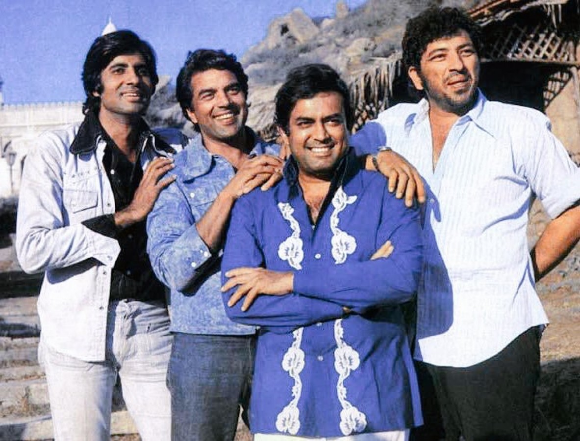 sholay the making, sholay director, ramesh sippy, sholay film shooting photos, sholay facts, amjad khan, amitabh bachchan, dharmendra, sanjeev kumar, salim javed, jay veeru, शोले, धर्मेंद्र, अमिताभ, जय वीरू