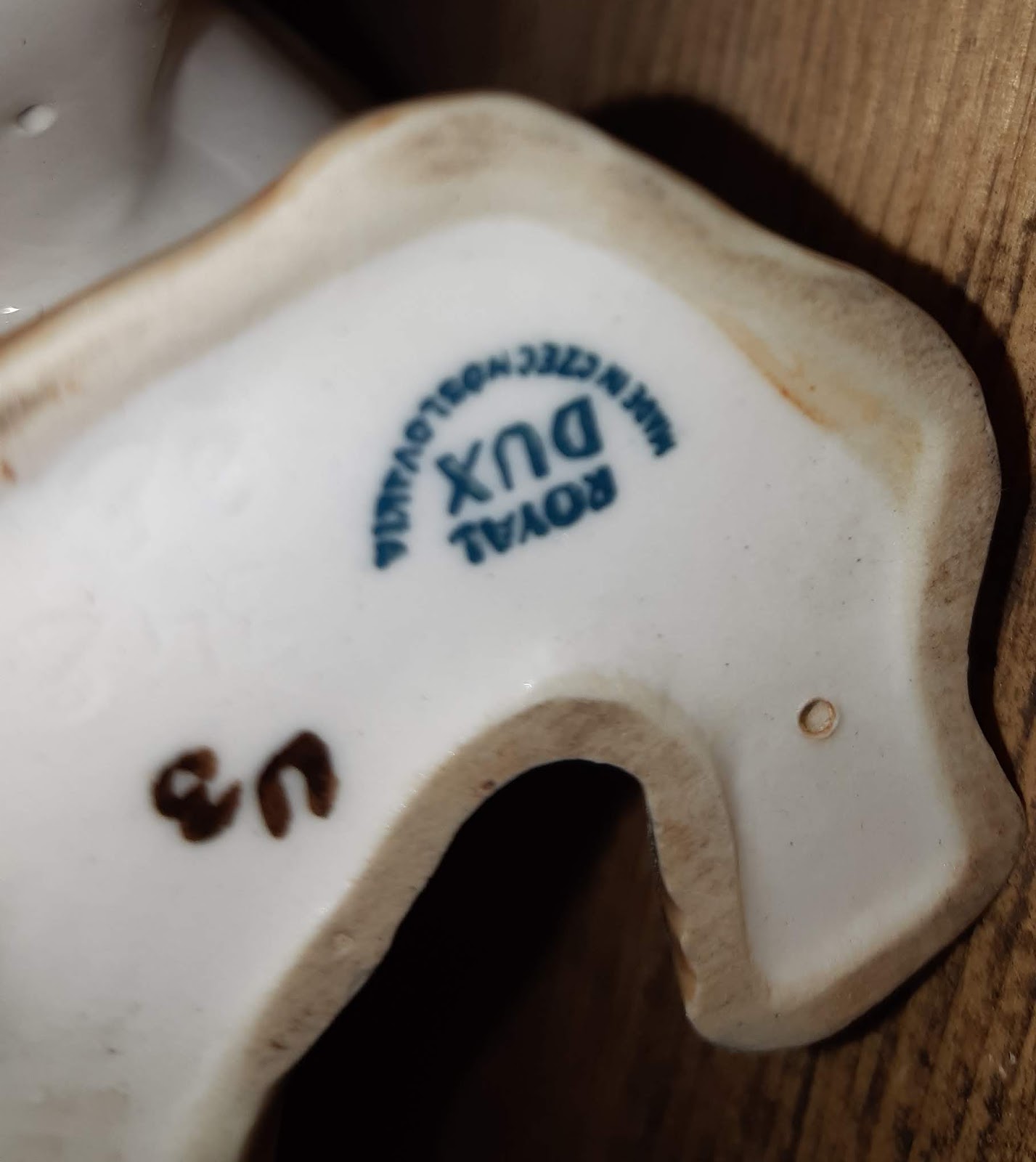 итальянский фарфор каподимонте клеймо. статуэтка фарфор клеймо 21996 германия. фарфоровый завод городница клеймо. фарфоровая фабрика sitzendorf германия клейма. каподимонте фарфор клеймо.