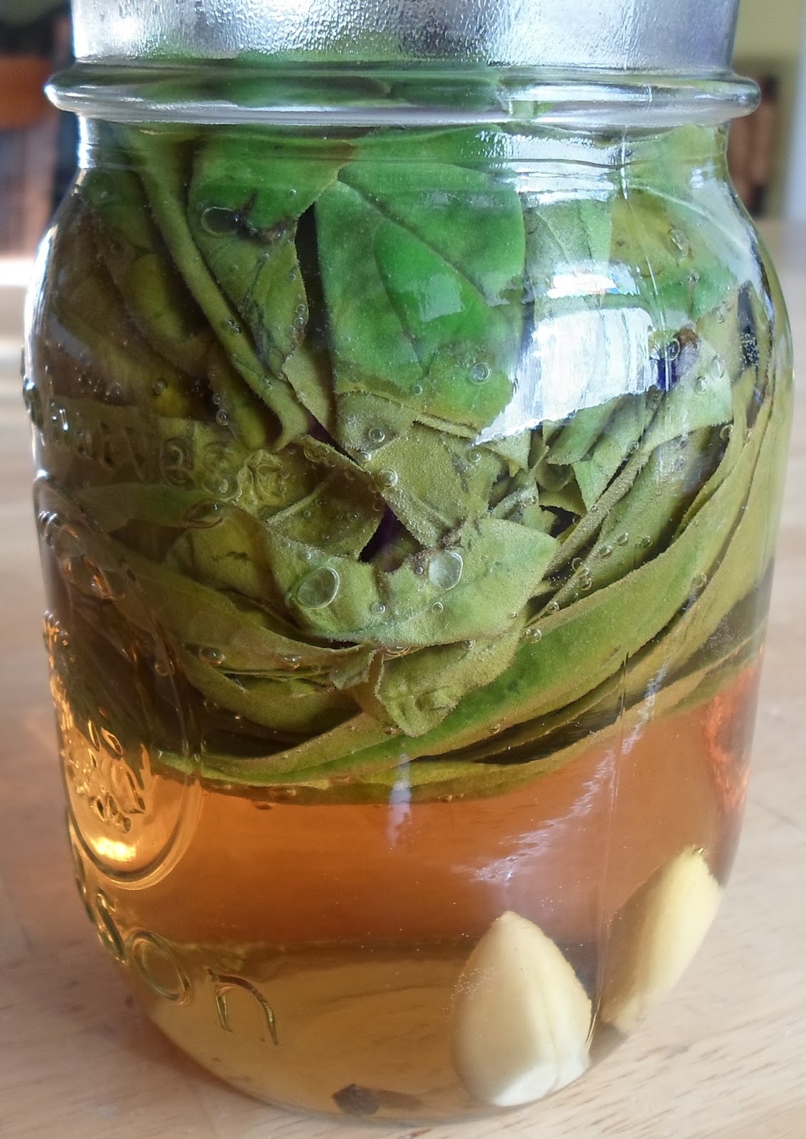 How to make Basil garlic vinegar