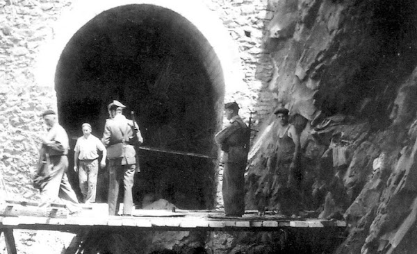 Investigadores de la UPNA documentan la represión franquista en el ferrocarril Investigadores de la UPNA documentan la represión franquista en el ferrocarril
