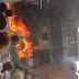दिल्ली यूपी सीमा पर कबाड़ के गोदाम में आग से क्षेत्र हुआ धुआं धुआं   Smoke caused by fire in junk warehouse on Delhi UP border