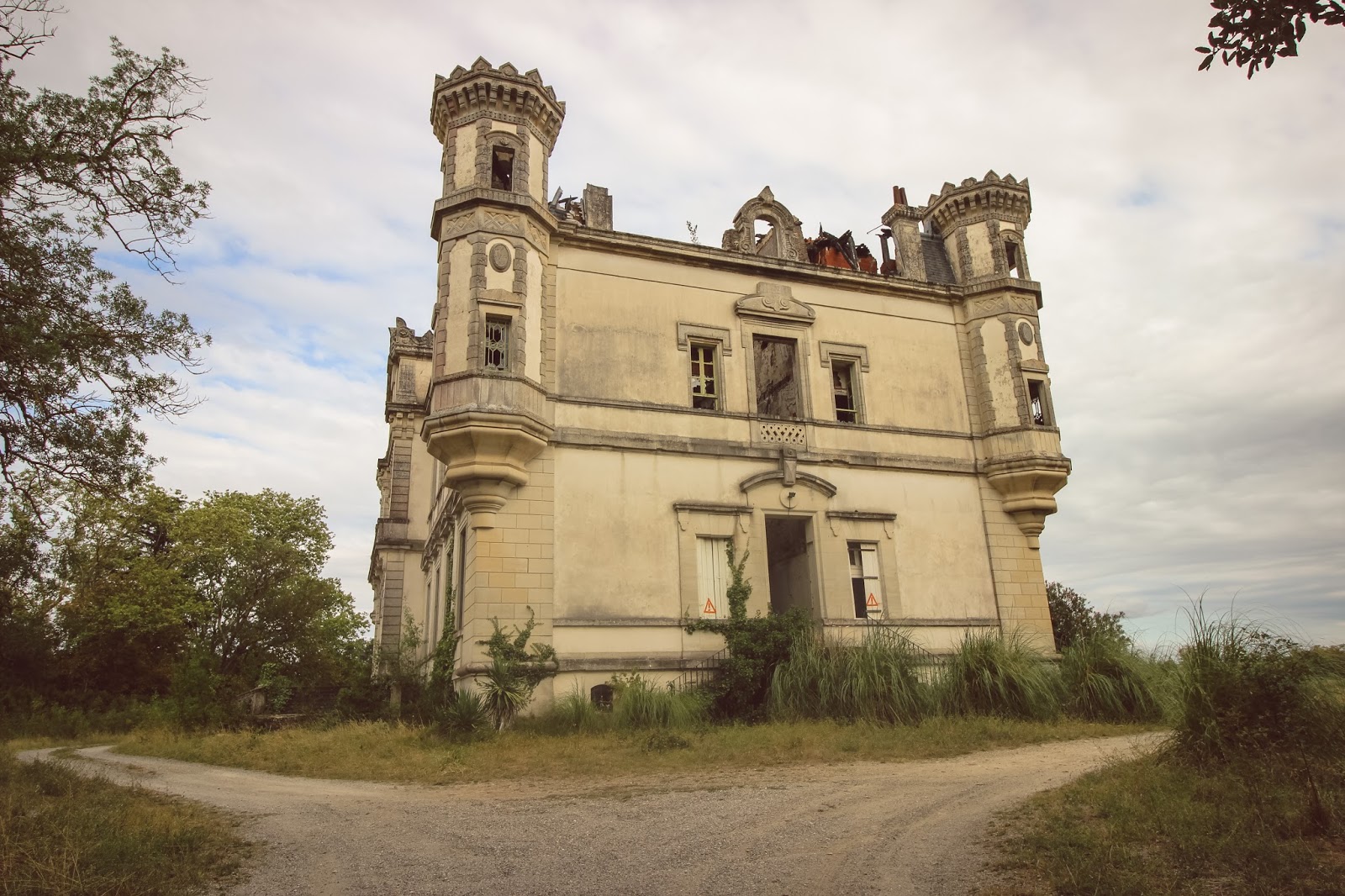 Château Valgros / Frontenac This is the Authentic