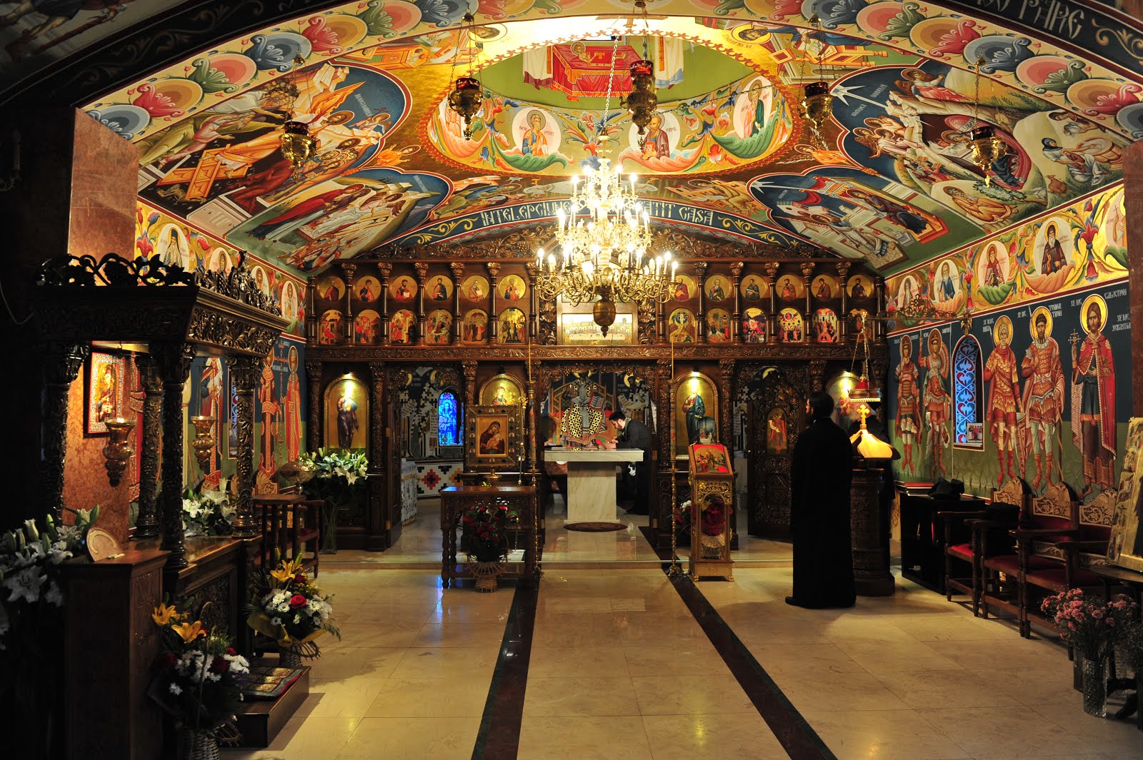 Interiorul paraclisul închinat Sfintei Mironosițe Maria Magdalena