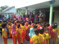 TNI Ajarkan Gerakan Senam Pagi  