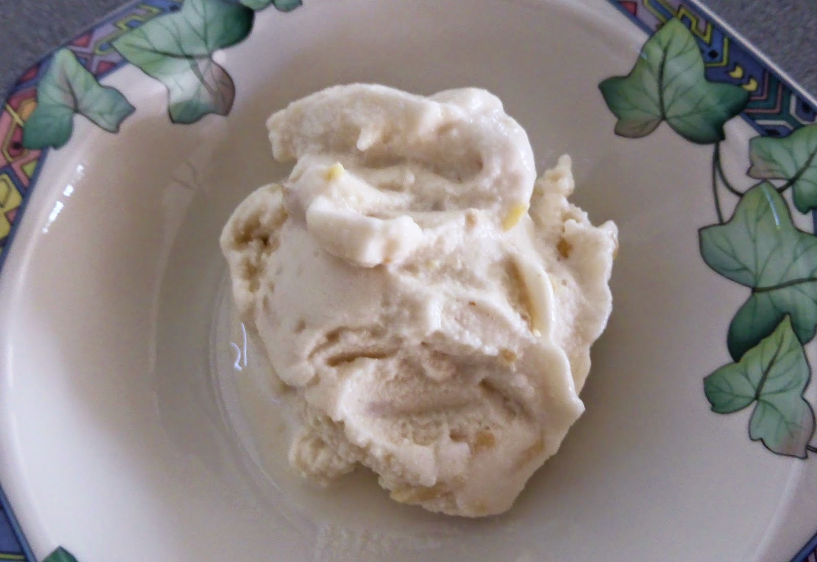 VEGAN - GO FOR IT: MARZIPAN-MANDEL-EIS