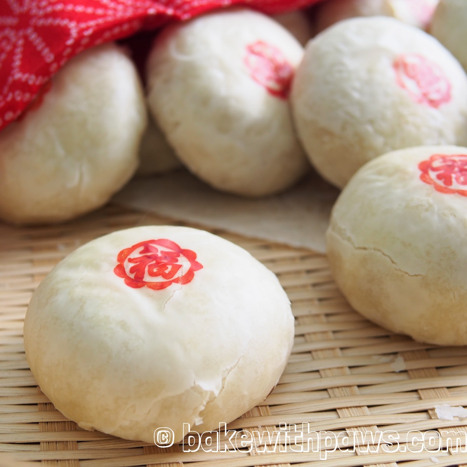 Mung Bean Mooncake BAKE WITH PAWS mung-bean-mooncake-bake-with-paws