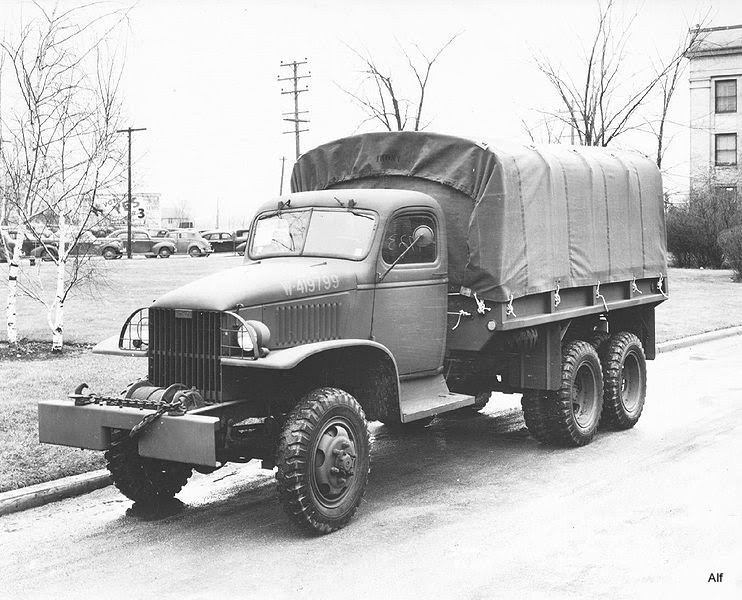 742px-GMC_2_Half-ton_6x6_Truck.jpg