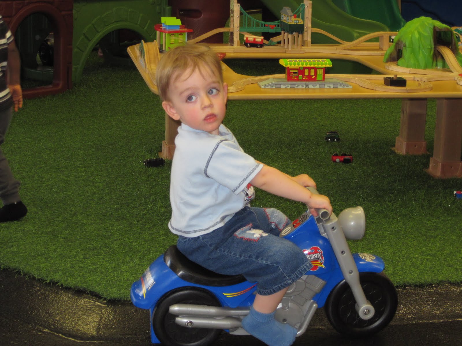 Here's The Scoop Cafe O Play