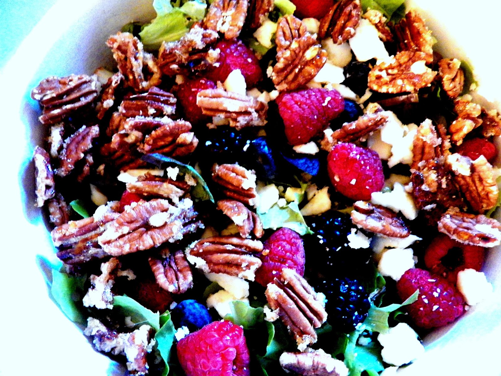 The Tasty Cheapskate: Berry, Pecan, and Greens Salad with Caramel