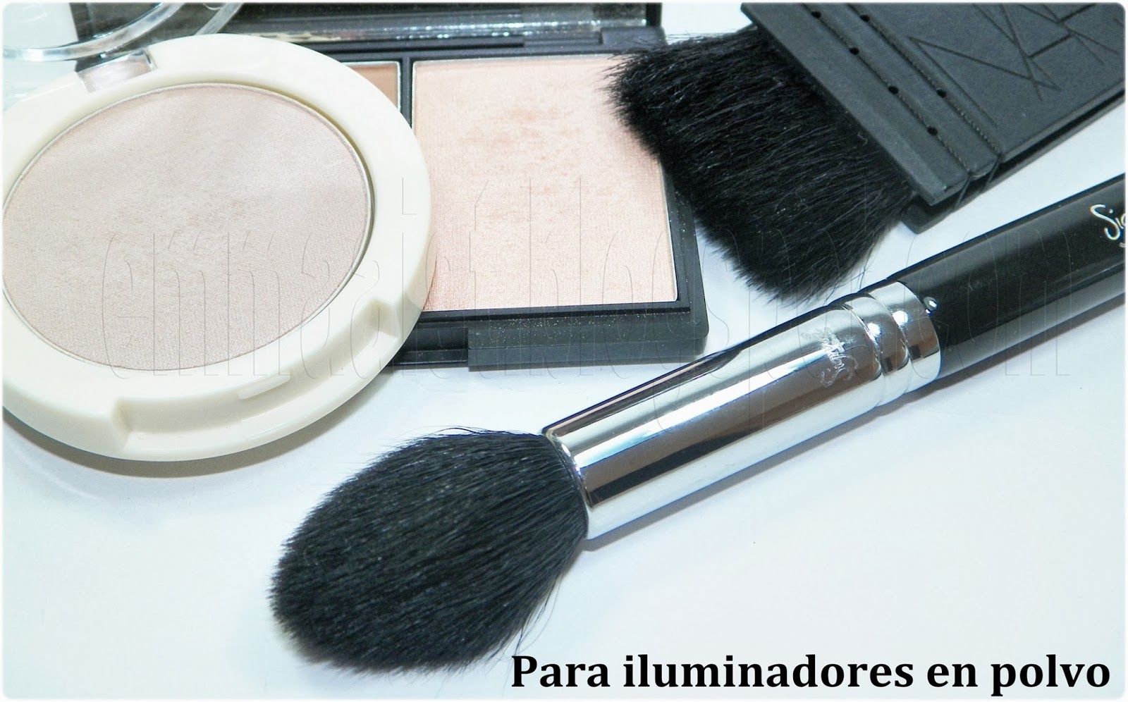 con que brocha aplicar el iluminador