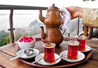  Bagi penggemar minuman teh coba tebak negara dengan konsumsi teh tertinggi dunia Sajian Teh Turki Unik dan Digemari