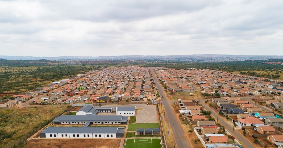 Houses and homes Updated and current Rosslyn gardens