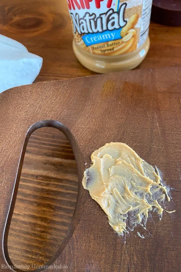 Using Peanut Butter To Remove Sticky Tags On Wood