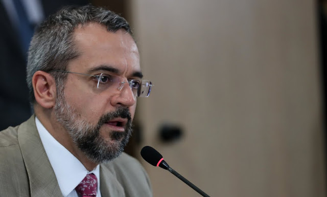 Governo federal anuncia aumento do piso dos professores