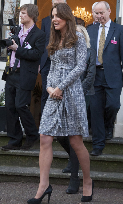 little black blog: Los looks premamá de Kate Middleton.