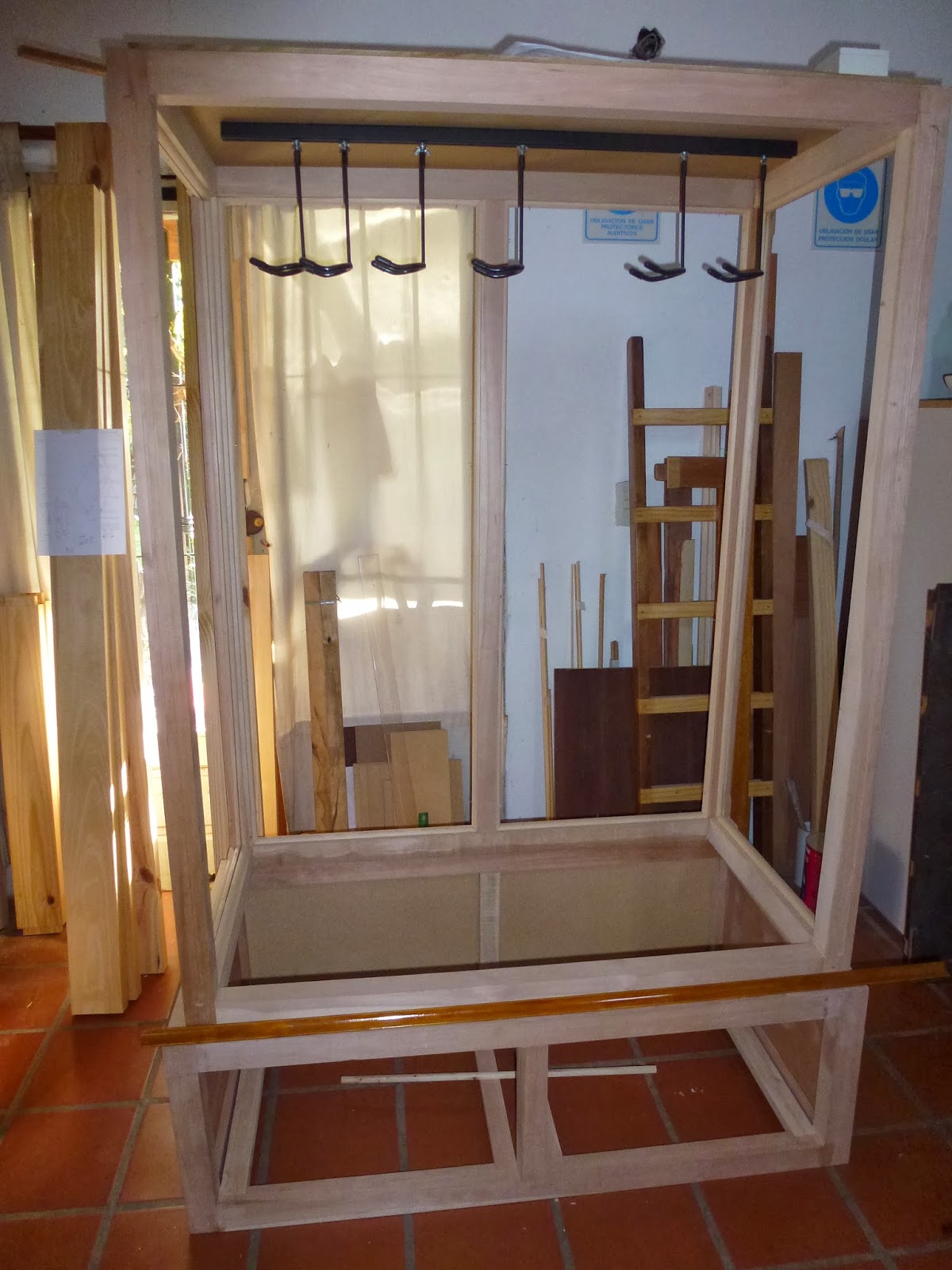 Armario Artesanal para Guitarras - CARPINTERÍA MALEVINI