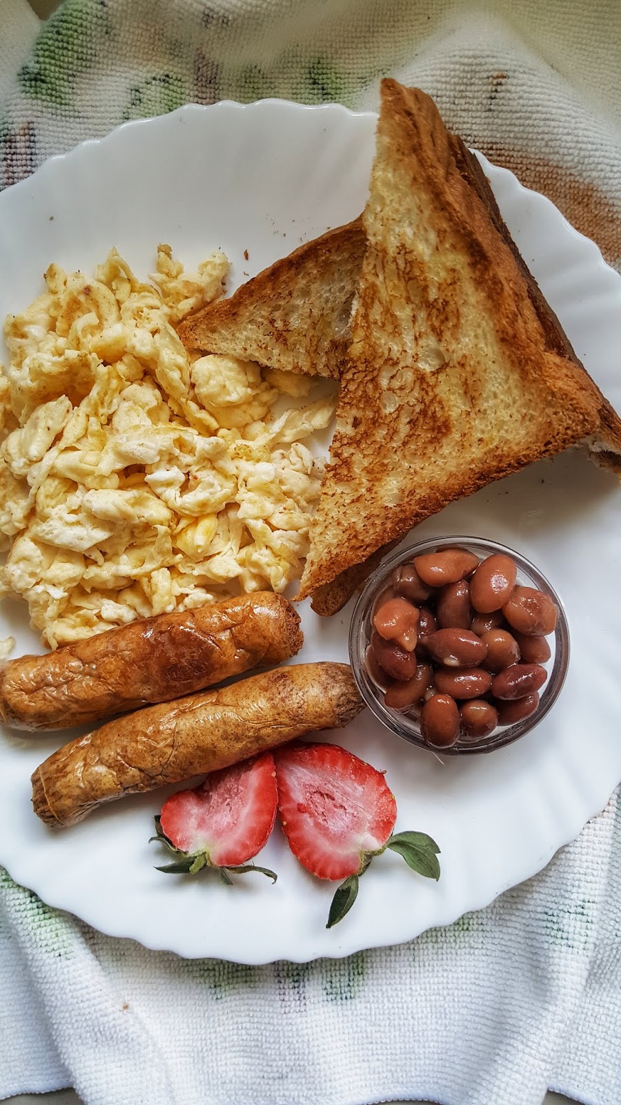 HALF ENGLISH BREAKFAST / Nairobi Kitchen