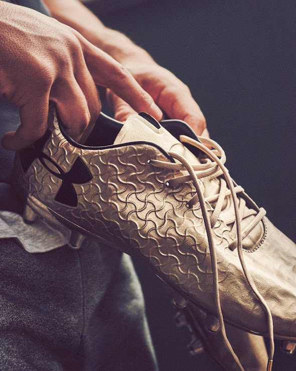 under armour magnetico gold