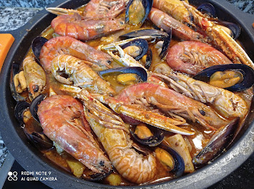 Caldereta de rape, sepia y marisco