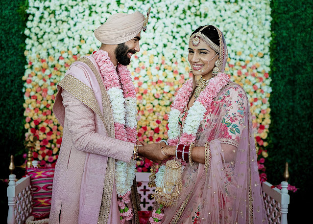 एक दूजे के हुए बुमराह और संजना