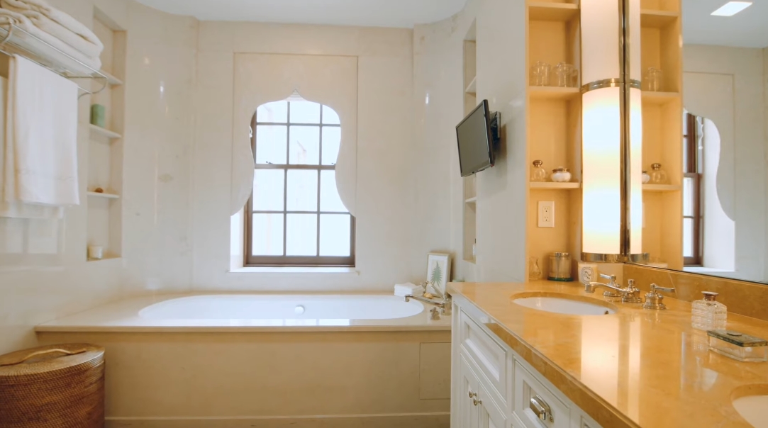 19 Photos vs. 823 Park Ave #6, New York, NY Interior Design Luxury Condo Tour