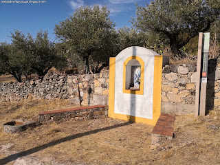 MONUMENTS / Alminha de Santo André, Ladeira de Santo André, Castelo de Vide, Portugal