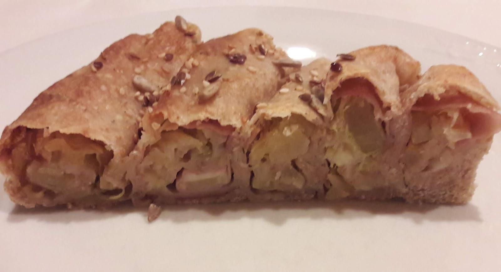 Torta salata mortadella e verdure stufate