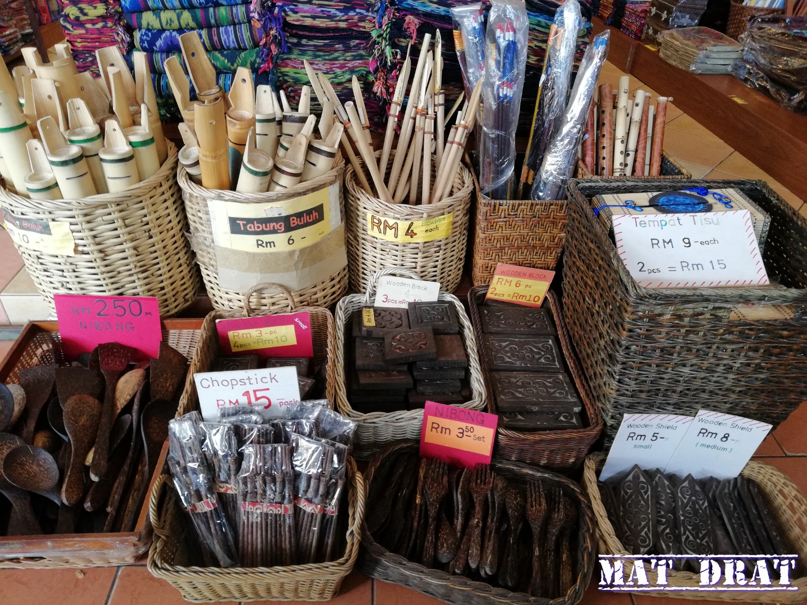 MAT DRAT Tempat Beli Souveniour dan Buah Tangan Murah di Kuching