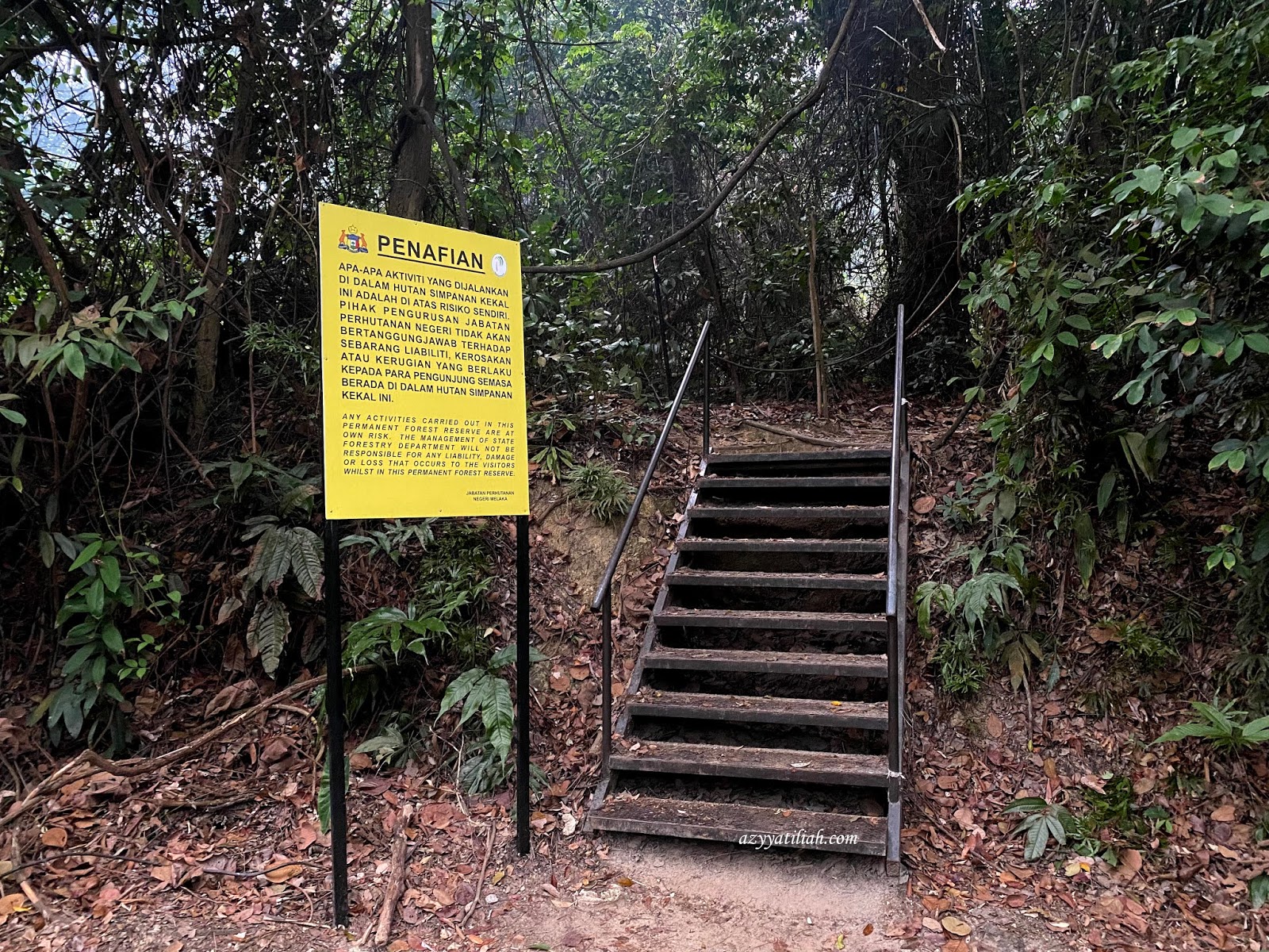 Bukit batu putih ulu tiram