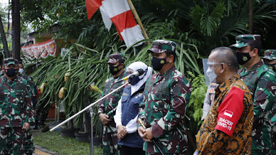 Panglima TNI Meninjau Pelaksanaan PPKM Skala Mikro di Surabaya