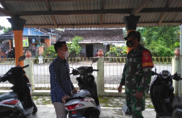 Puasa Tidak Menjadi Halangan Babinsa Banyurip datangi Warga Binaan Puasa Tidak Menjadi Halangan Babinsa Banyurip datangi Warga Binaan