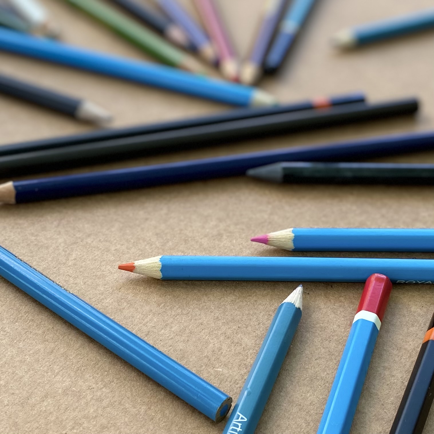 Types of Artist Pencils