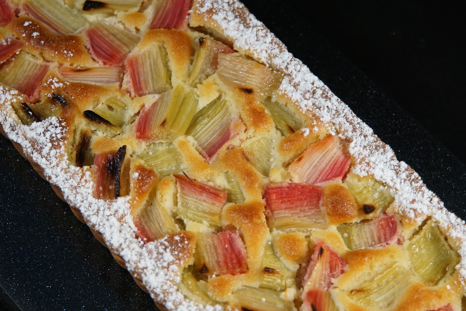 Tarte à la rhubarbe à la crème d'amande