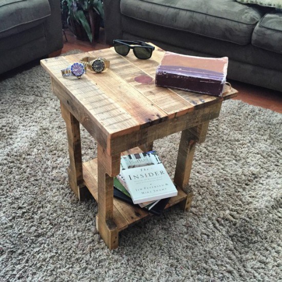Desain meja inspiratif dari kayu peti kemas bekas