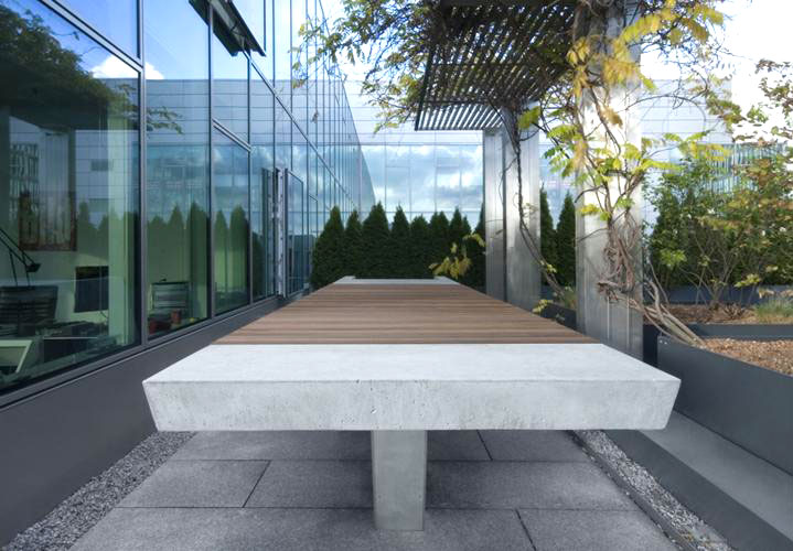Kinzo Grill and table