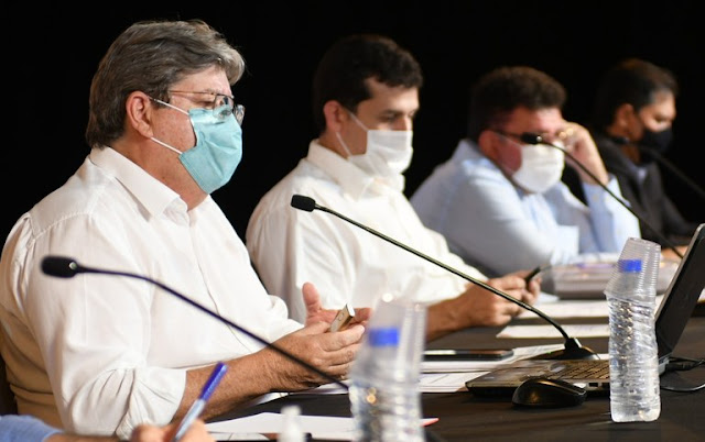 João Azevêdo anuncia investimentos para as regiões de Campina Grande, Monteiro e Patos João Azevêdo anuncia investimentos para as regiões de Campina Grande, Monteiro e Patos