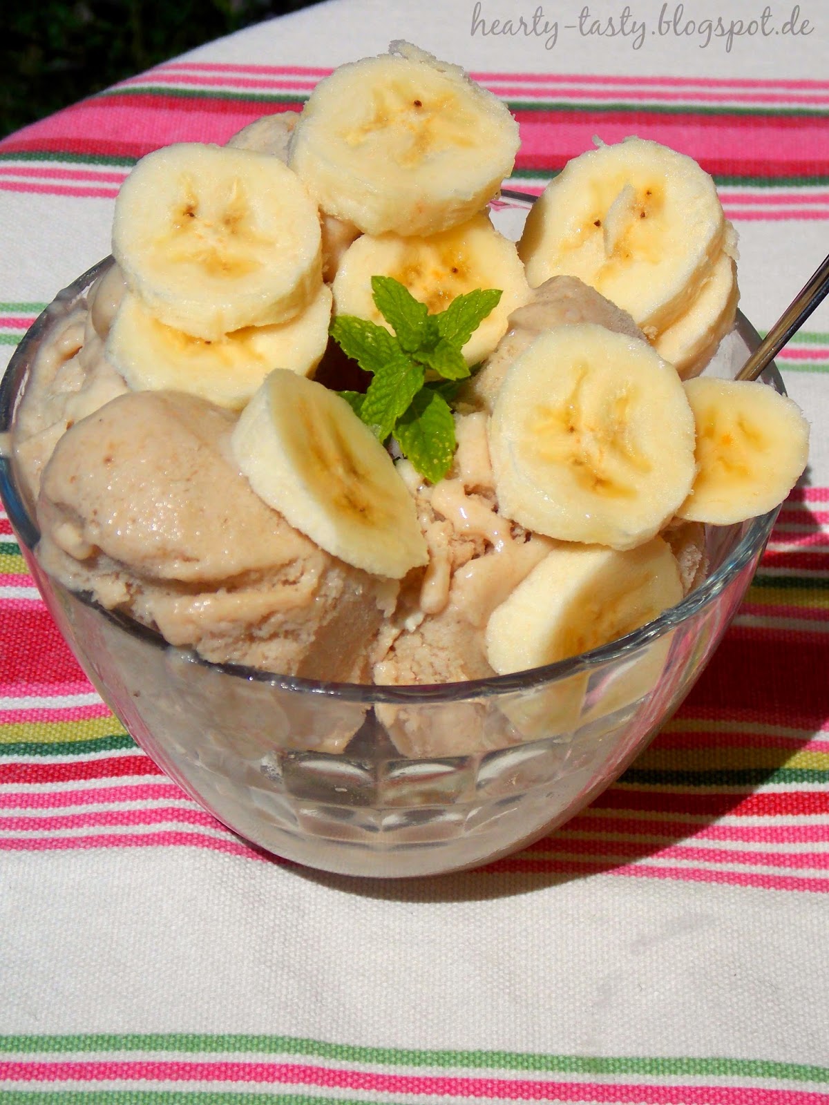 Hearty and Tasty: {Rezept} Bananen-Eis