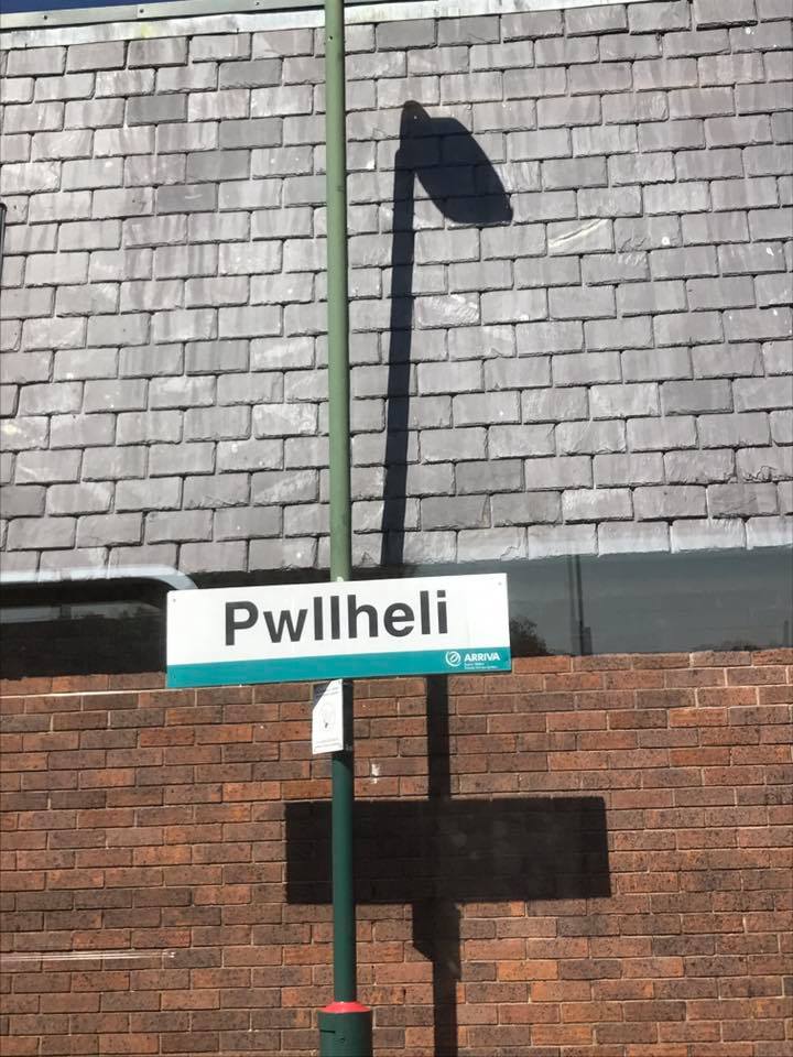 Stroll Abererch to Pwllheli oneway along beach return by train