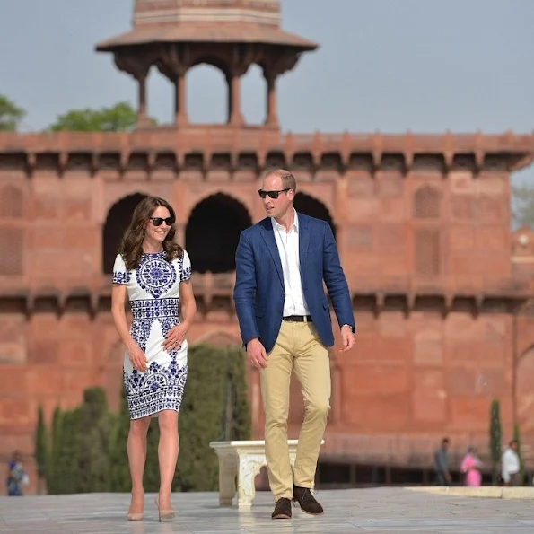 Kate Middleton and Prince William visit Taj Mahal